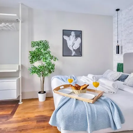 833 - Porte De Versailles - Lovely Apartment *